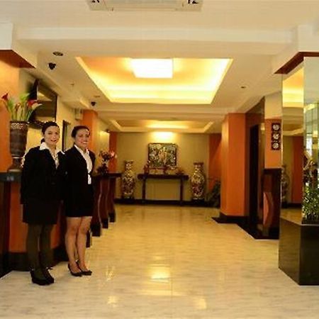 Silver Oaks Suites & Hotel Манила Экстерьер фото