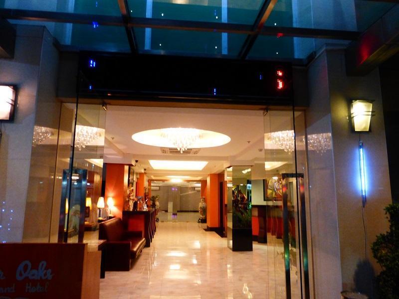 Silver Oaks Suites & Hotel Манила Экстерьер фото