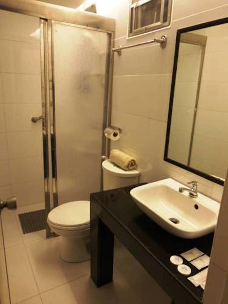 Silver Oaks Suites & Hotel Манила Экстерьер фото