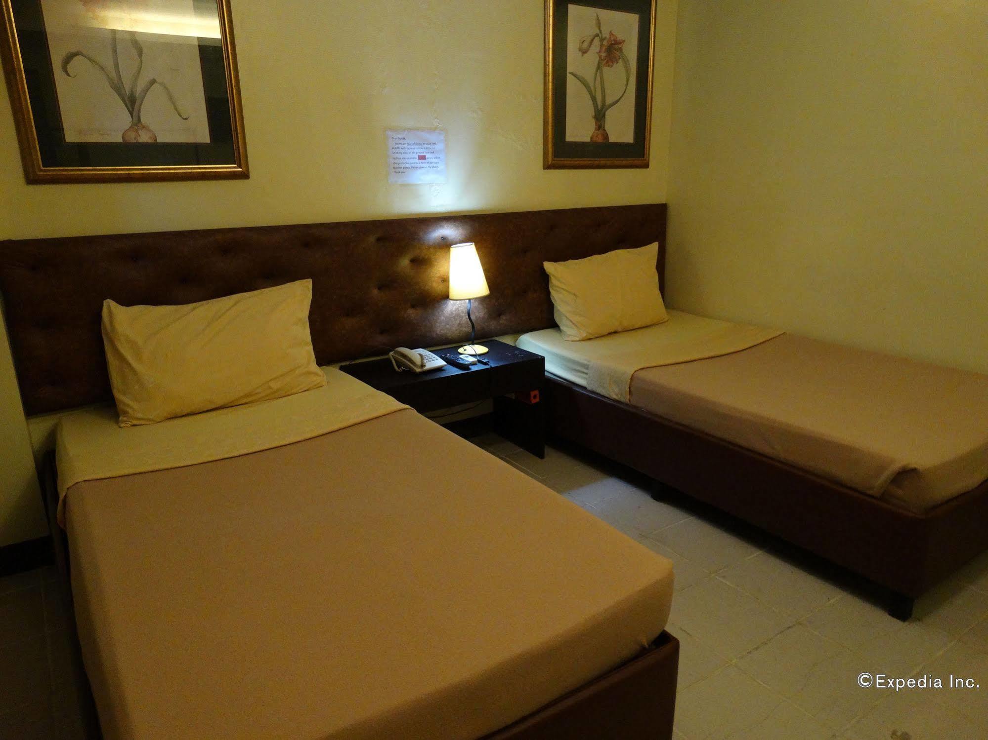 Silver Oaks Suites & Hotel Манила Экстерьер фото