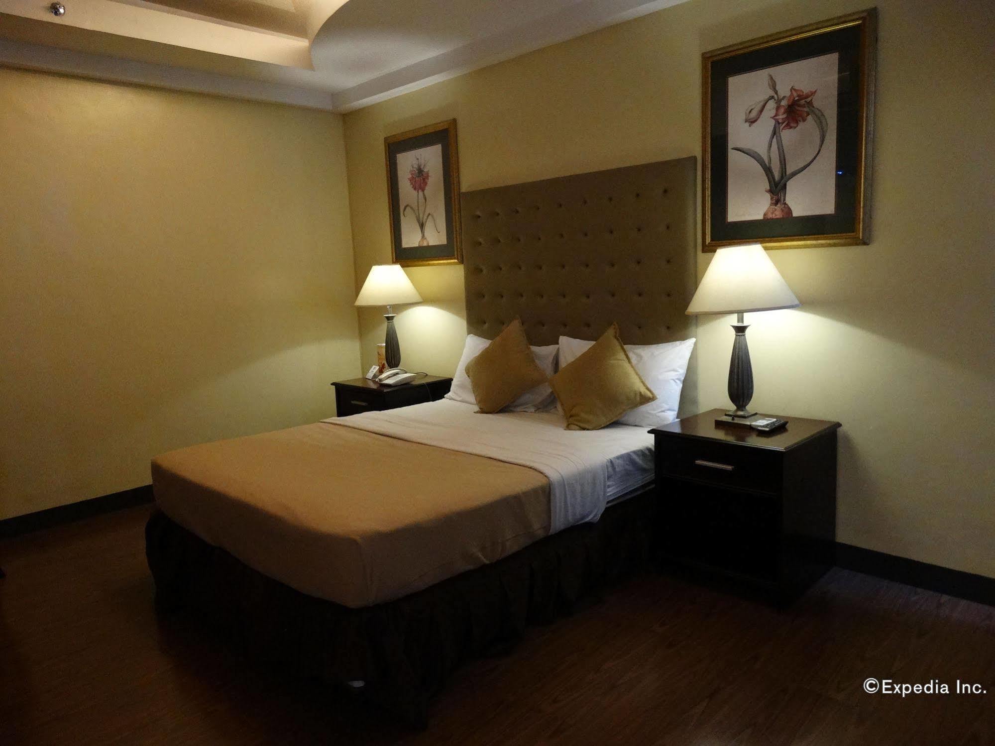 Silver Oaks Suites & Hotel Манила Экстерьер фото