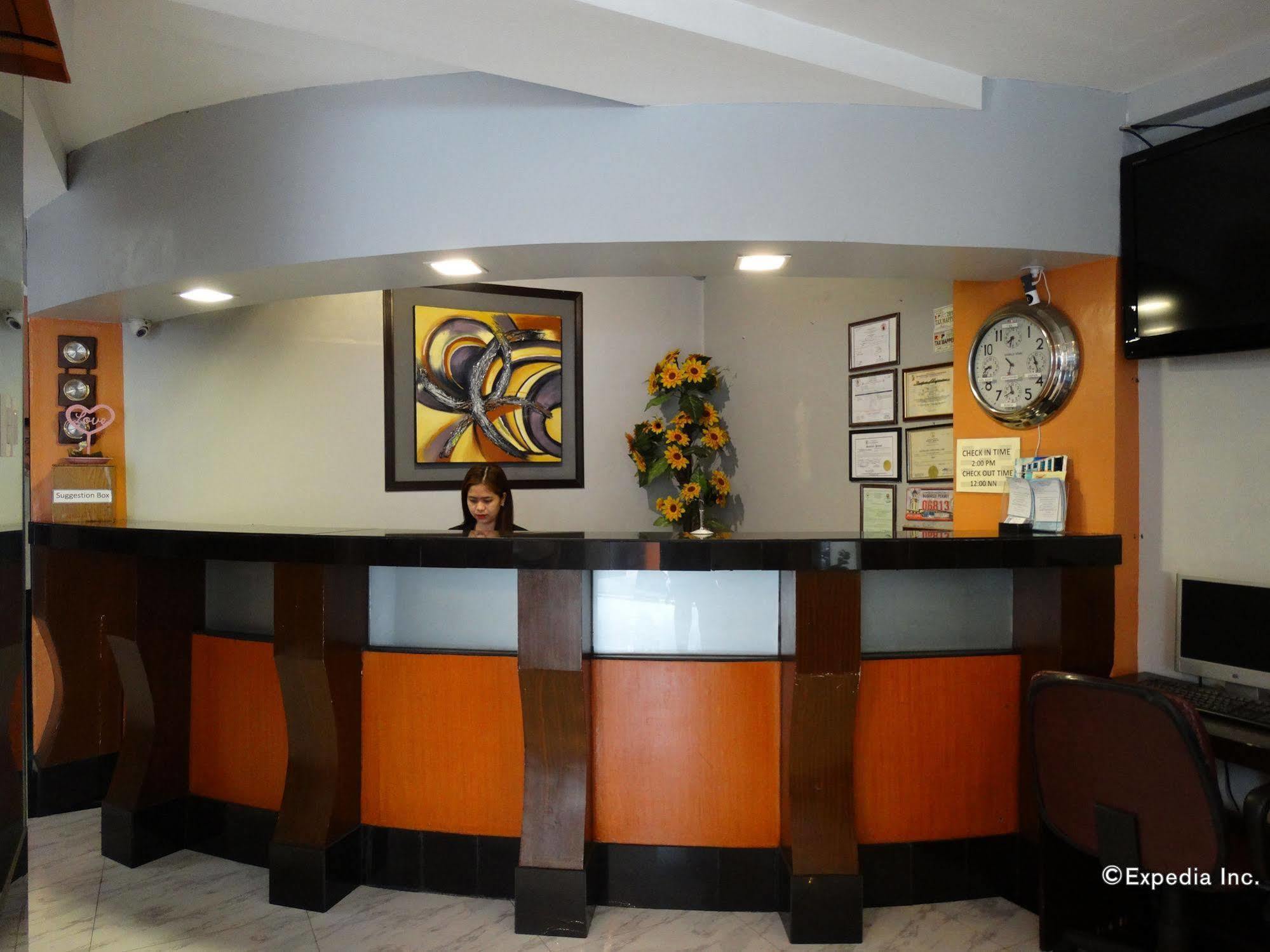 Silver Oaks Suites & Hotel Манила Экстерьер фото