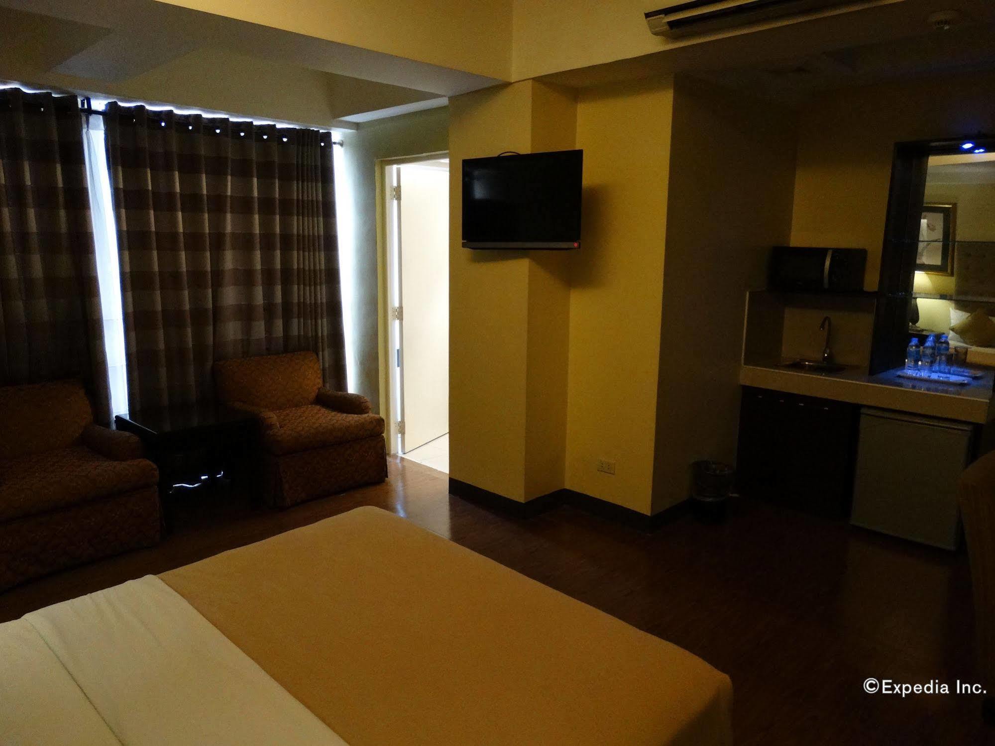 Silver Oaks Suites & Hotel Манила Экстерьер фото