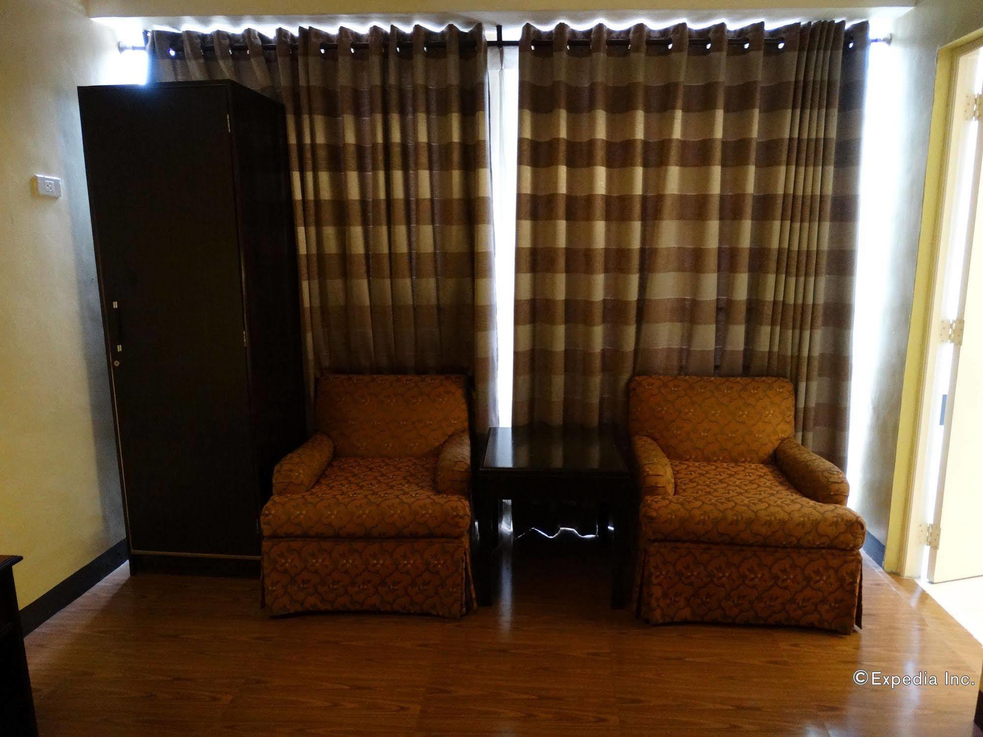 Silver Oaks Suites & Hotel Манила Экстерьер фото