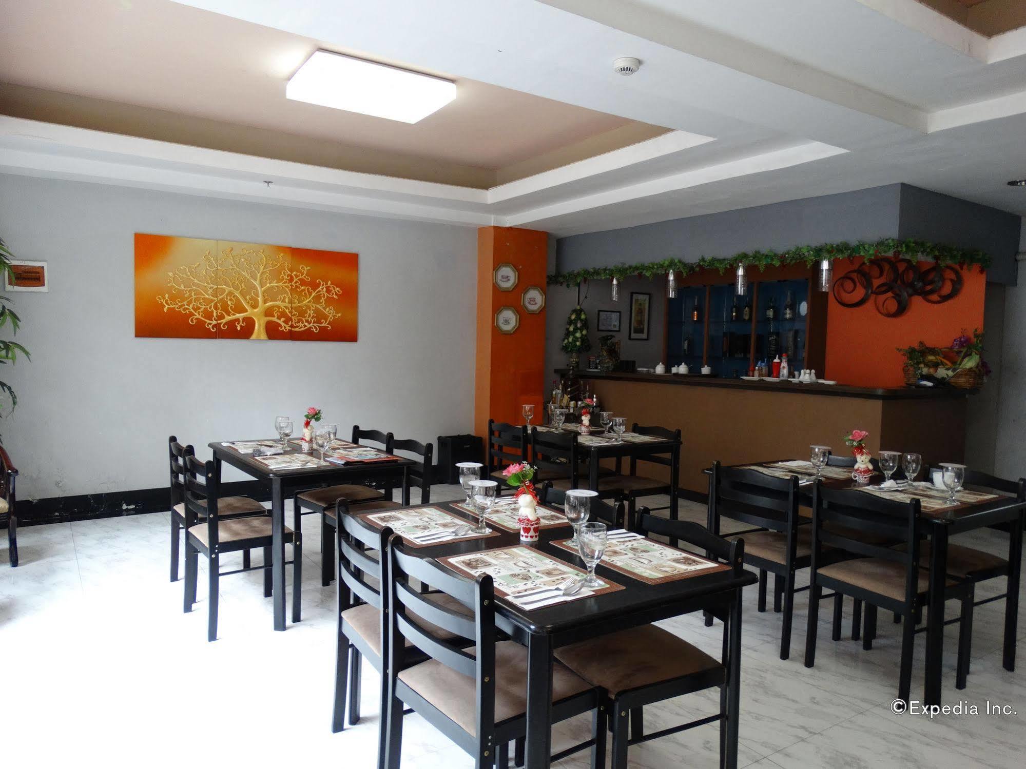 Silver Oaks Suites & Hotel Манила Экстерьер фото